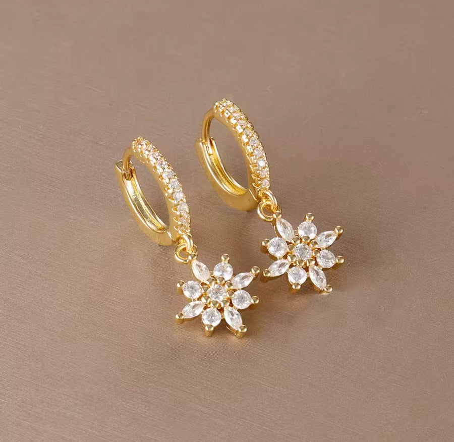 Bloomé Crystal Earrings