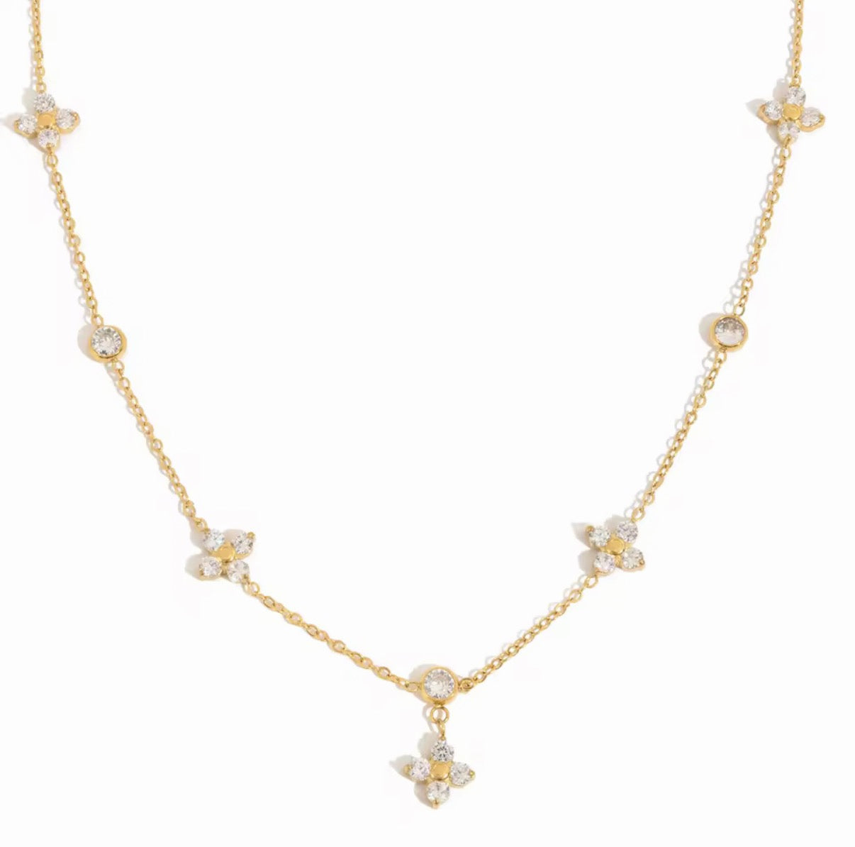 Mevie Flower Zircon Necklace