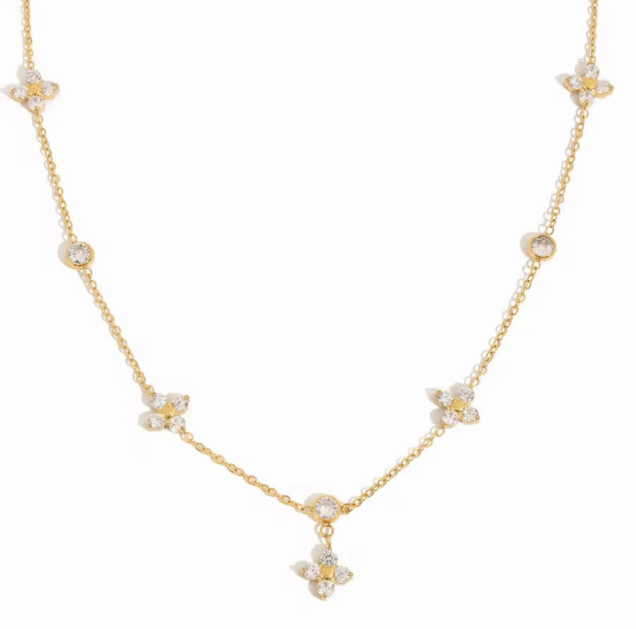 Mevie Flower Zircon Necklace
