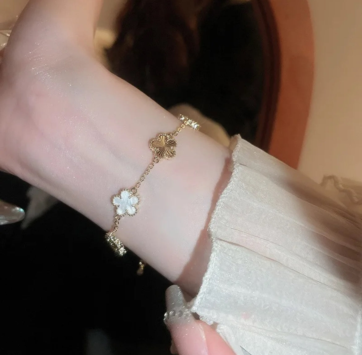 Mari Flower Bracelet