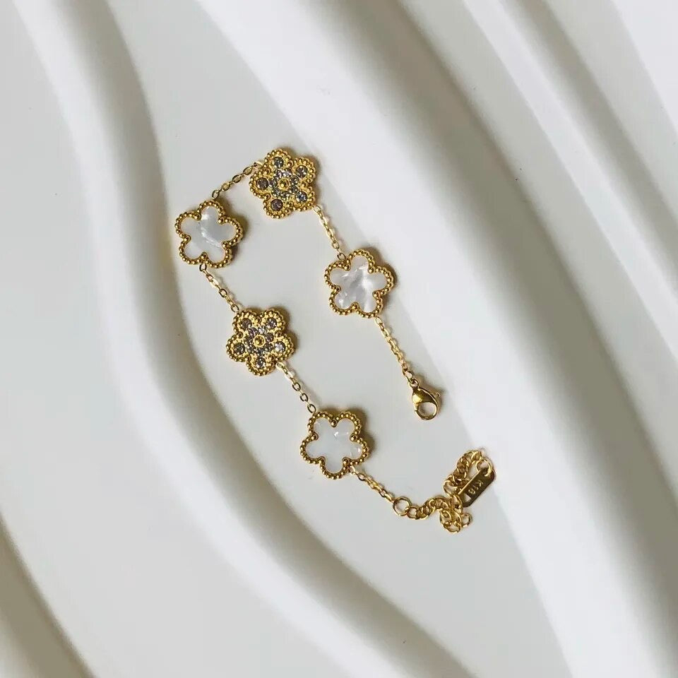 Sura Flower Zircon Bracelet