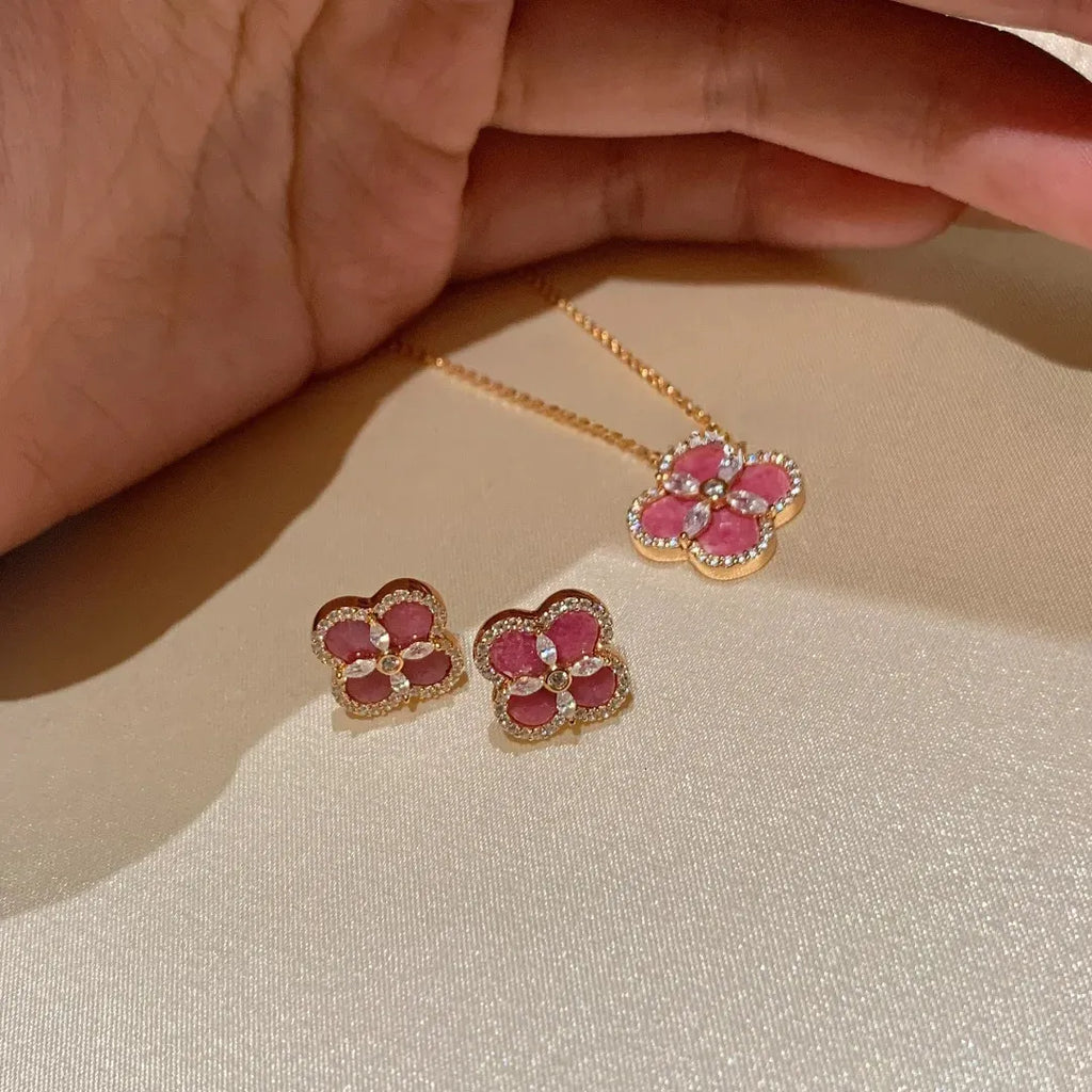 Meral 18K Pink Clover Set