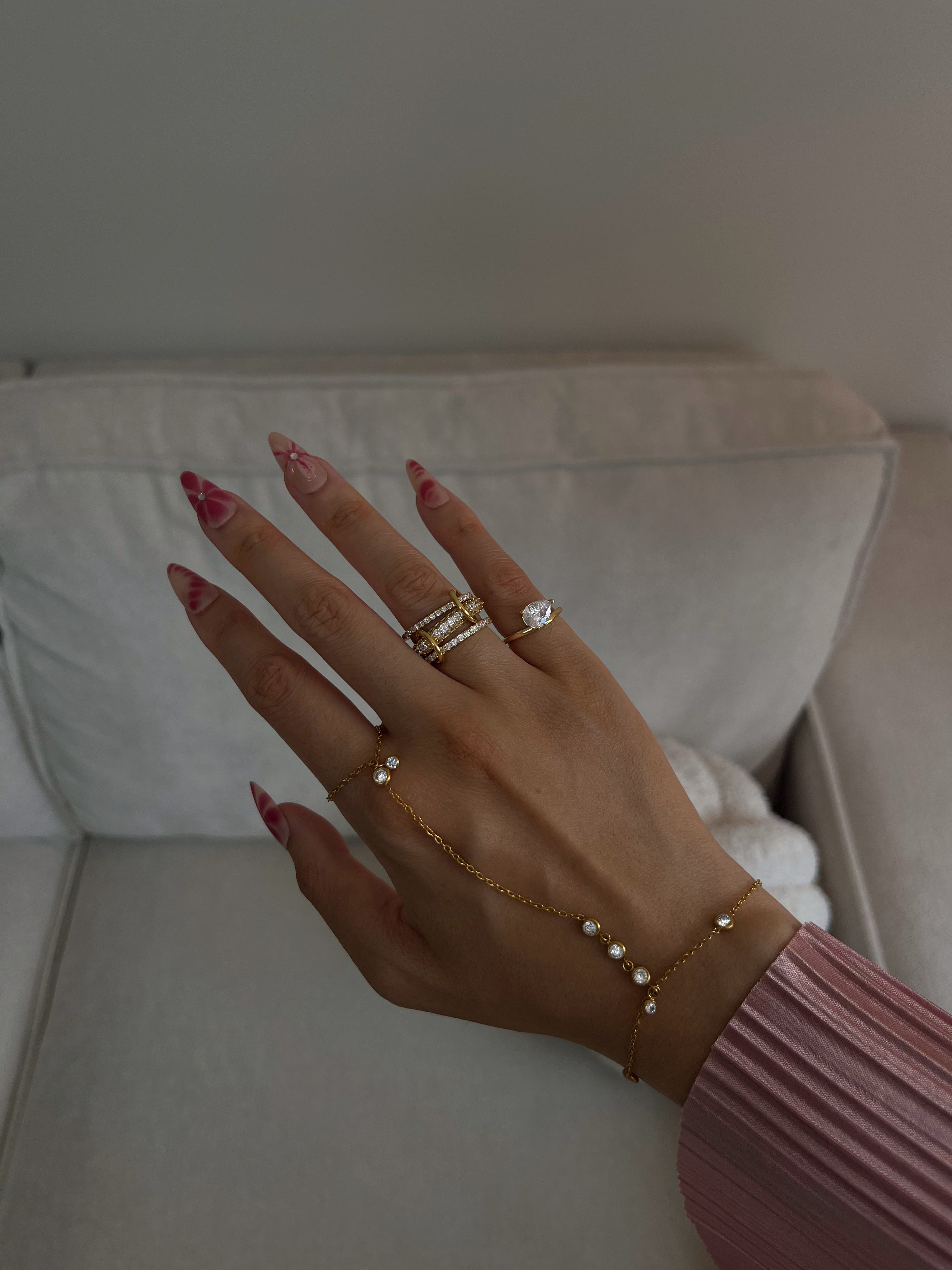 Daana Finger Chain Bracelet